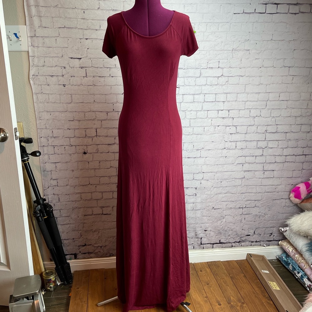 Jessica Simpson maternity Dress Size Medium floor length red dress